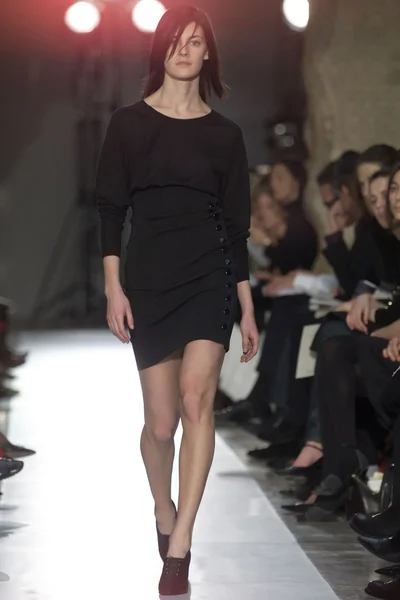 Look 10